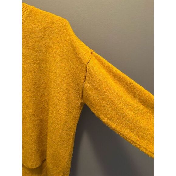 Vince Camuto Women's Gold Oversized Pullover Sweater Size S - Picture 4 of 10